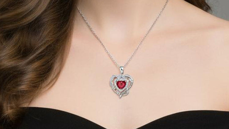 Rose Heart Mom Necklace with Rose Jewelry Gift Box, Love Heart Necklace, Flower Heart Pendant Necklace for Mother, Christmas Birthday Mother'S Day Jewelry Gift for Mom Grandma